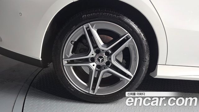 Mercedes-Benz CLA-Class 2025 — photo 5