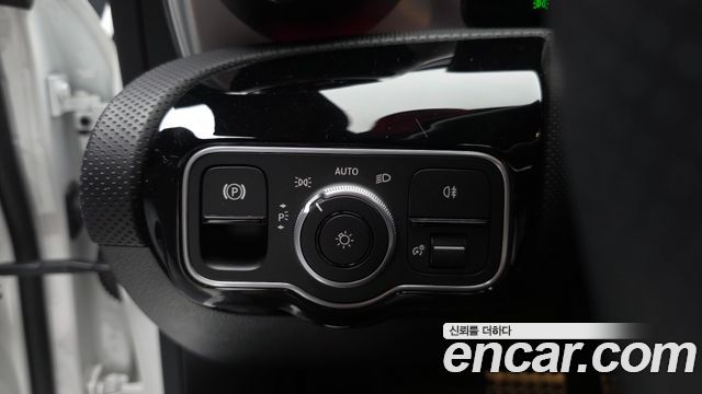 Mercedes-Benz CLA-Class 2025 — photo 23