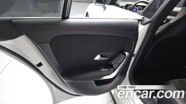 Mercedes-Benz CLA-Class 2025 — photo 15