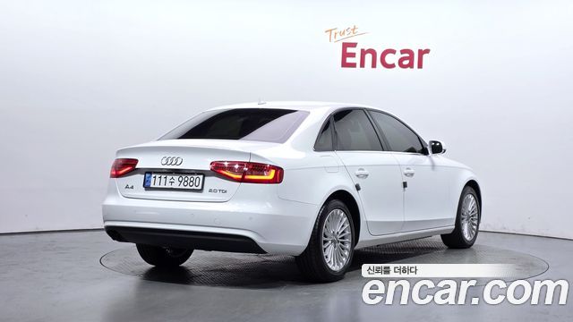 Audi A4 2013 — photo 2