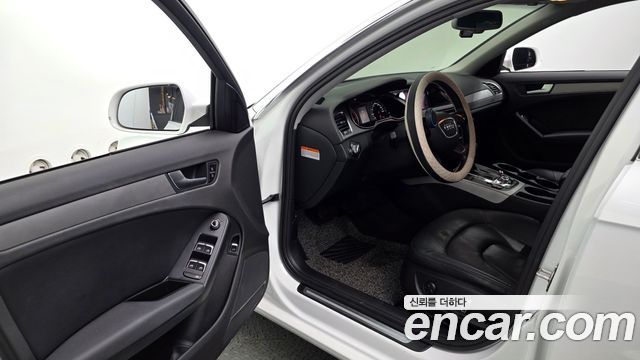 Audi A4 2013 — photo 11