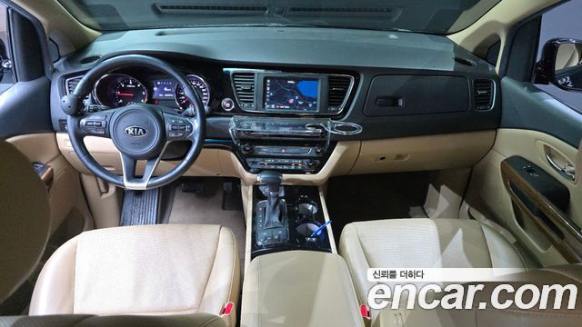 Kia Canival 2017 — photo 7