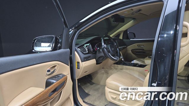Kia Canival 2017 — photo 10