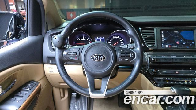 Kia Canival 2017 — photo 13