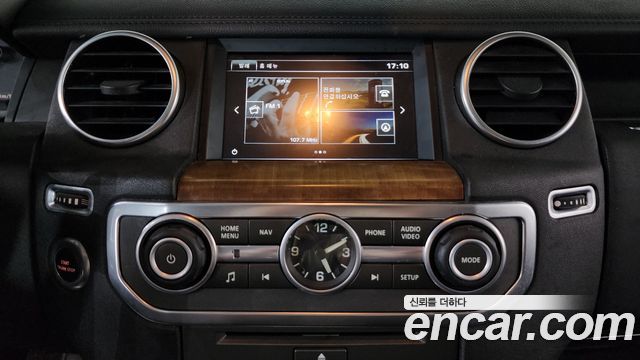 Land Rover Discovery 2016 — photo 14