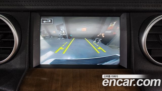 Land Rover Discovery 2016 — photo 16
