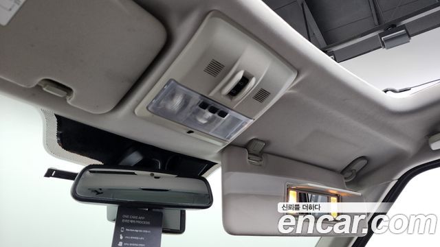 Land Rover Discovery 2016 — photo 20