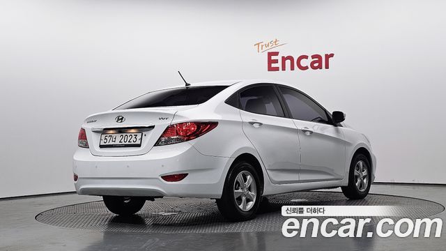 Hyundai Accent 2012 — photo 2