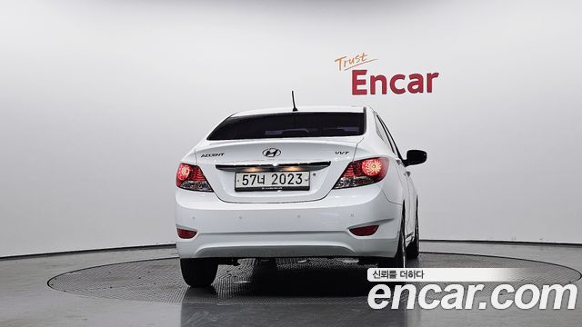 Hyundai Accent 2012 — photo 4