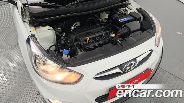 Hyundai Accent 2012 — photo 6