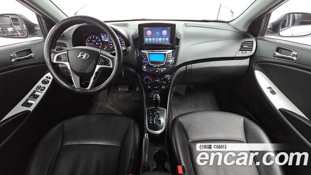 Hyundai Accent 2012 — photo 10