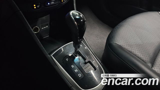 Hyundai Accent 2012 — photo 12