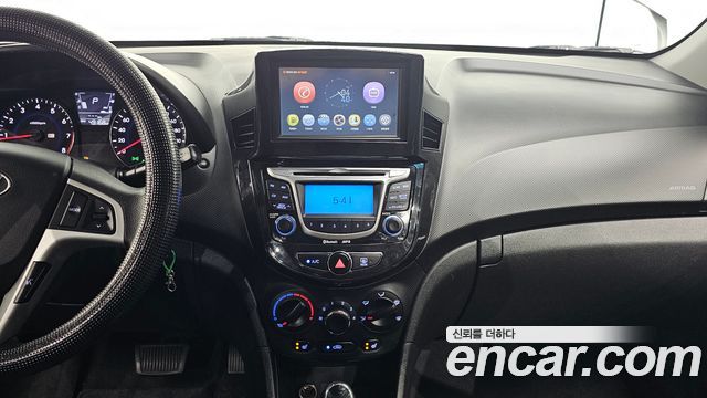 Hyundai Accent 2012 — photo 20