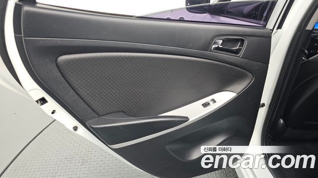 Hyundai Accent 2012 — photo 15
