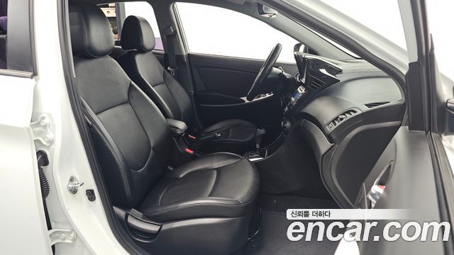 Hyundai Accent 2012 — photo 16