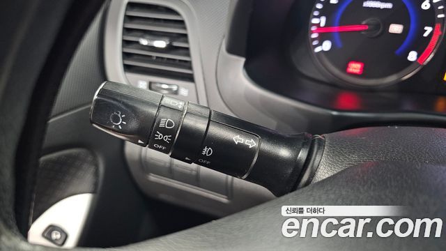 Hyundai Accent 2012 — photo 24