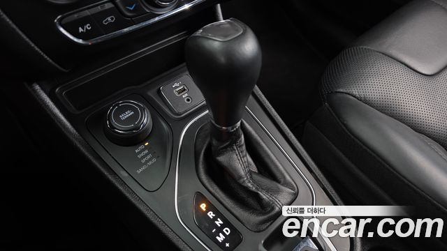 Jeep Cherokee 2019 — photo 9