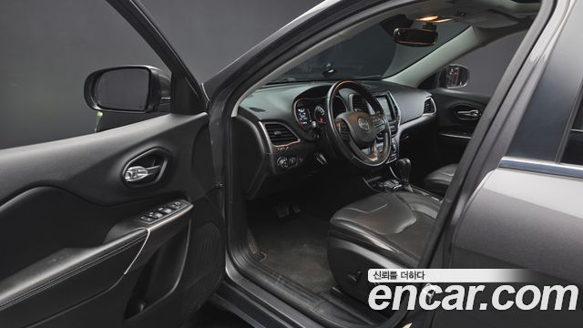 Jeep Cherokee 2019 — photo 10