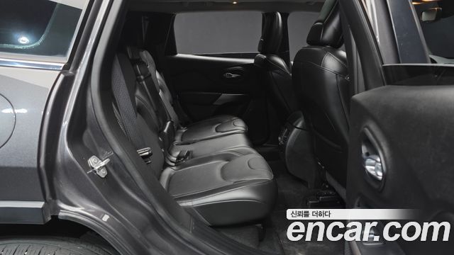 Jeep Cherokee 2019 — photo 11