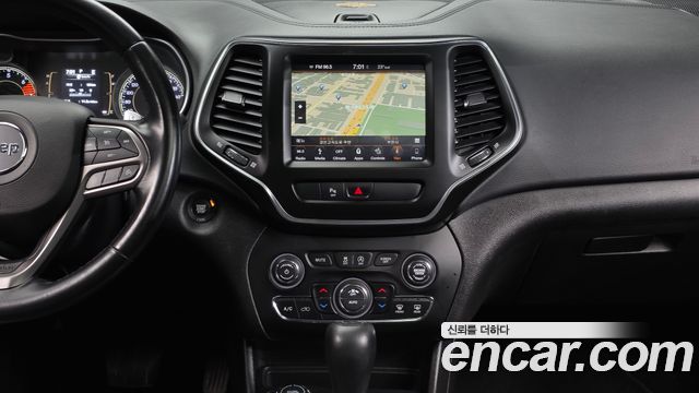 Jeep Cherokee 2019 — photo 12
