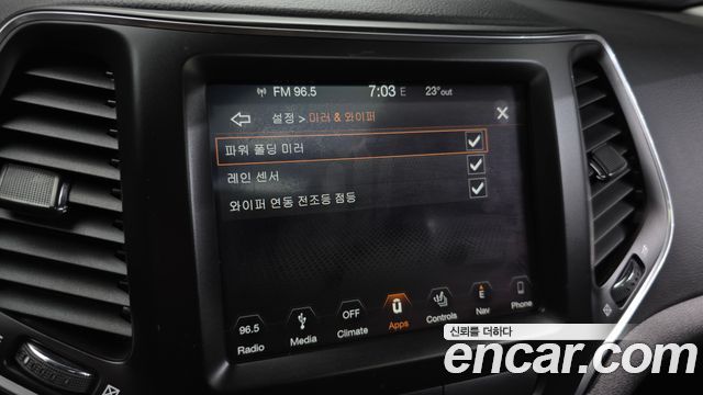 Jeep Cherokee 2019 — photo 18