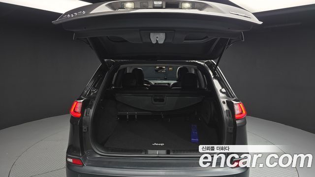 Jeep Cherokee 2019 — photo 20