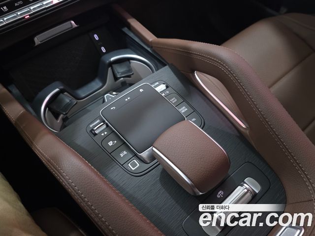 Mercedes-Benz GLE-Class 2026 — photo 9