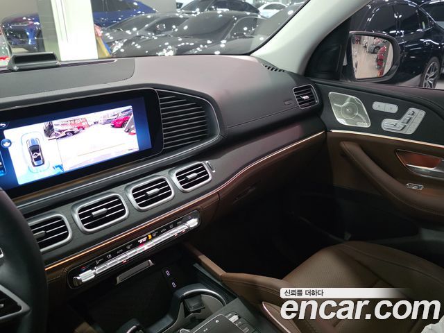 Mercedes-Benz GLE-Class 2026 — photo 13