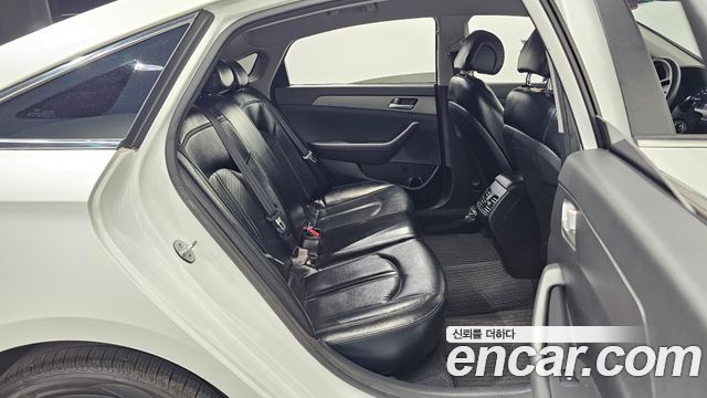Hyundai Sonata 2015 — photo 17