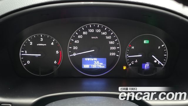 Hyundai Starex 2018 — photo 8