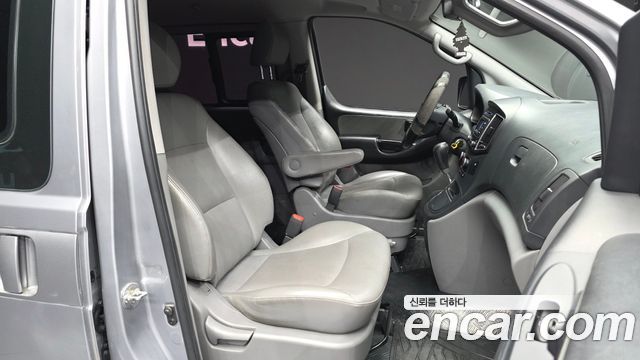 Hyundai Starex 2018 — photo 11