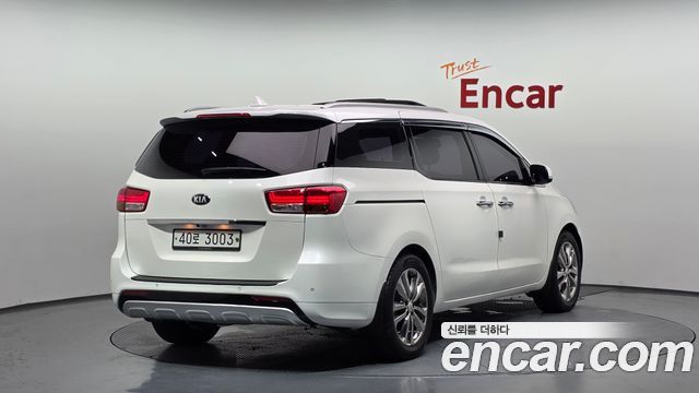 Kia Canival 2018 — photo 2