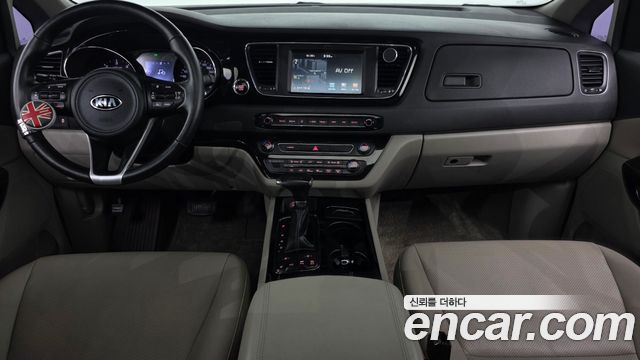 Kia Canival 2018 — photo 10