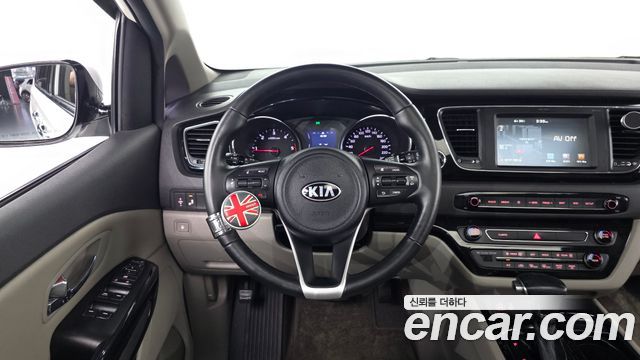 Kia Canival 2018 — photo 19