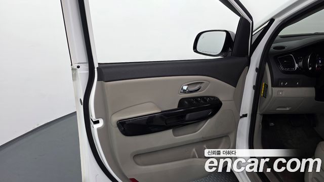 Kia Canival 2018 — photo 14