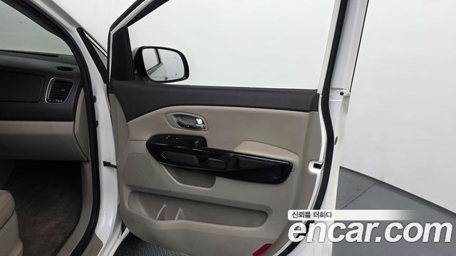 Kia Canival 2018 — photo 15