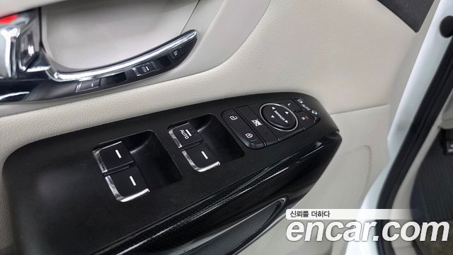 Kia Canival 2018 — photo 30