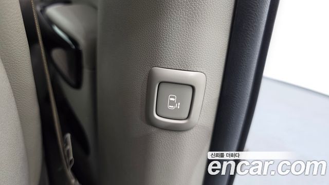 Kia Canival 2018 — photo 31