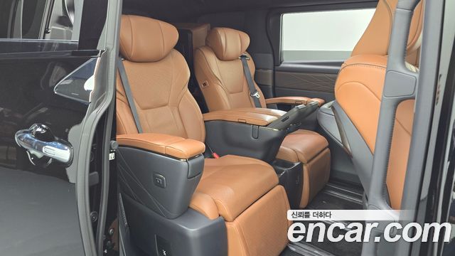 Toyota Alphard 2024 — photo 17