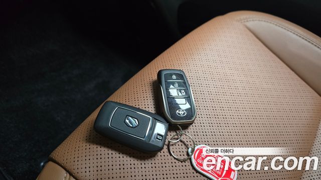 Toyota Alphard 2024 — photo 21
