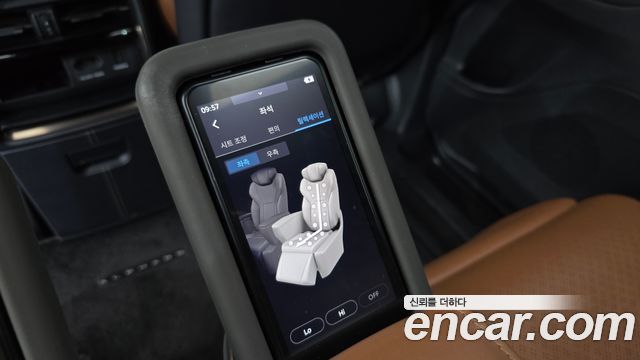 Toyota Alphard 2024 — photo 36