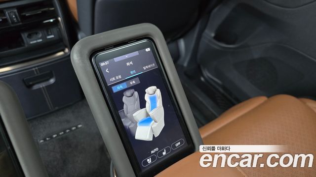 Toyota Alphard 2024 — photo 37