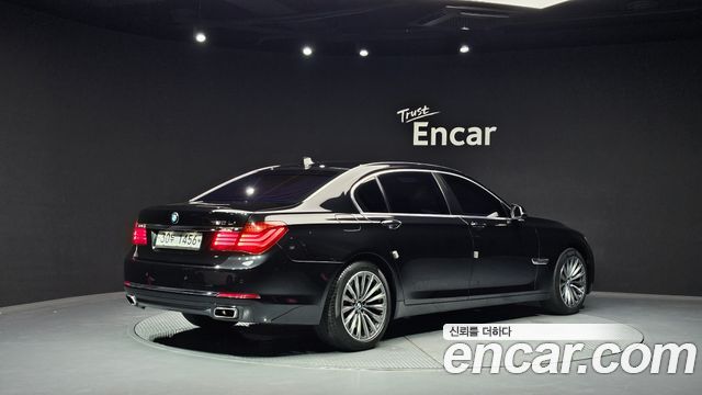 BMW 7-Series 2013 — photo 2