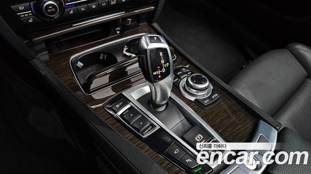 BMW 7-Series 2013 — photo 9