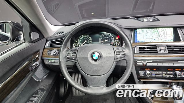 BMW 7-Series 2013 — photo 13