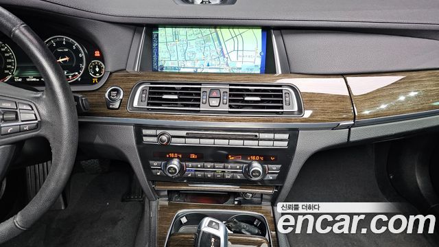 BMW 7-Series 2013 — photo 14