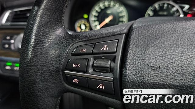 BMW 7-Series 2013 — photo 17