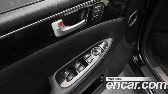 Hyundai Genesis 2013 — photo 15