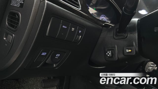 Hyundai Genesis 2013 — photo 16
