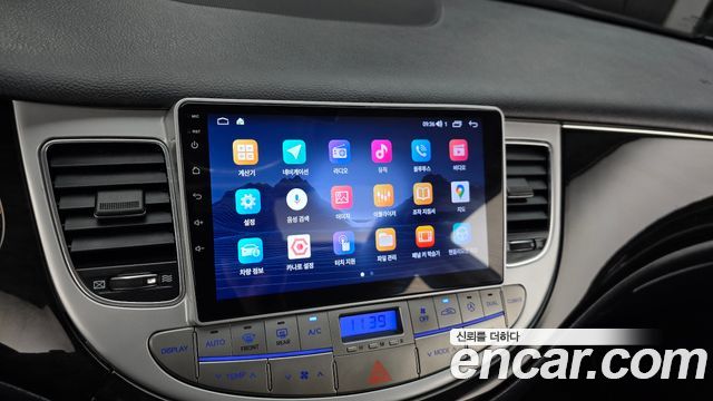 Hyundai Genesis 2013 — photo 17